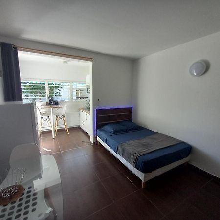 Le Studio Oncle Sam - Acces Piscine Et Plage Le Gosier  Exterior photo